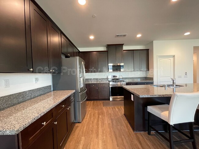 Photo - 620 Brittania Rd