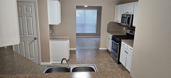 Photo - 3103 Barkers Crossing Ave
