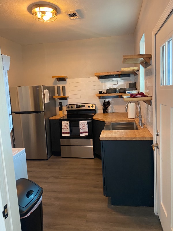 Photo - 3509 W 10th St