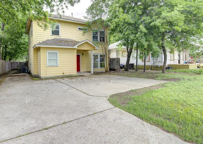 Photo - 1702 Singleton Ave