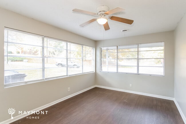 Photo - 3417 Knollcrest Rd