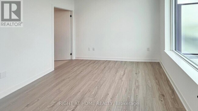 Photo - 2495 Eglinton Ave W Unit 809