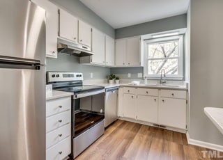 Photo - 111 Weatherstone Dr