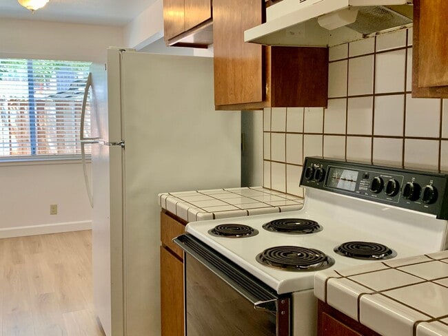 Building Photo - 1471 Gabilan Dr Unit 2