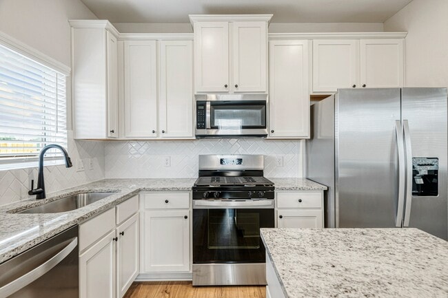 Building Photo - 15650 Honey Cv Dr