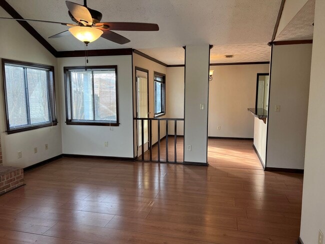 Photo - Woodmere bungalow