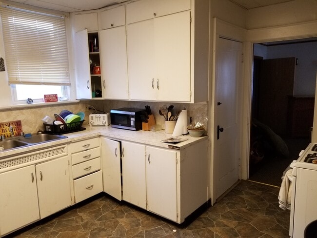 Photo - 669 Price St