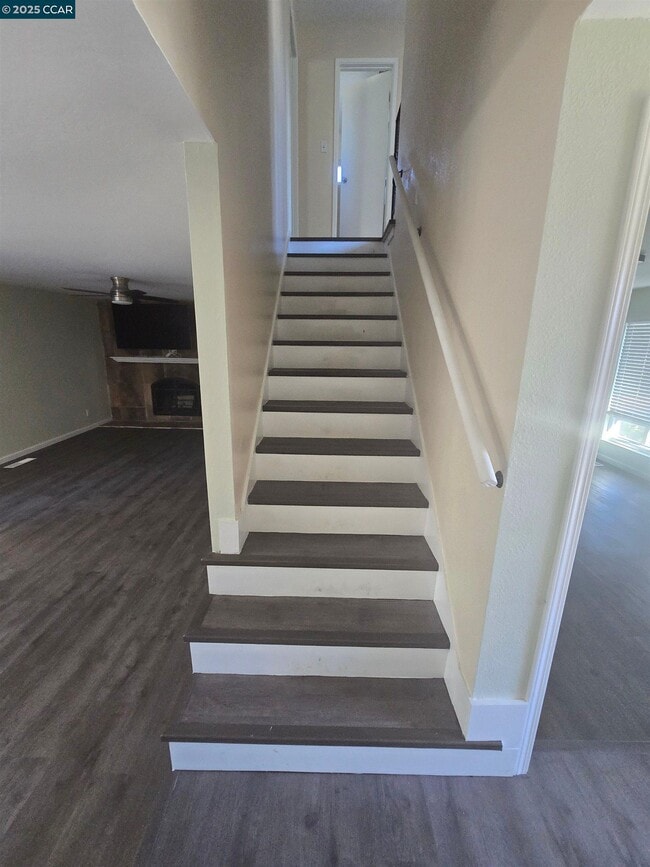 Photo - 1000 View Dr