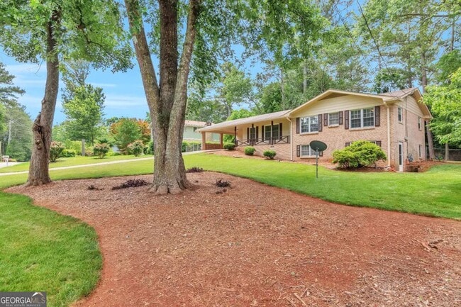 Photo - 759 Glen Cir SW