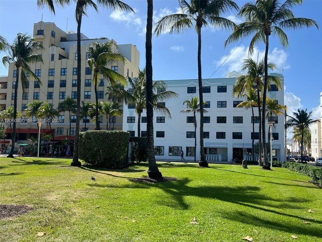 Building Photo - 1390 Ocean Dr Unit 101