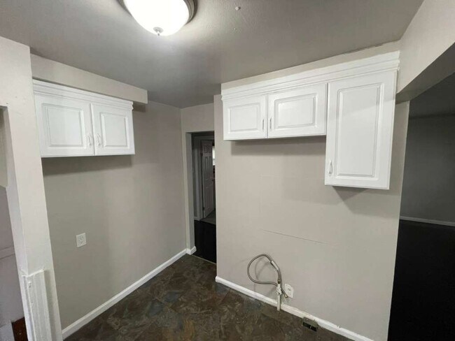 Photo - 18556 Kentfield St