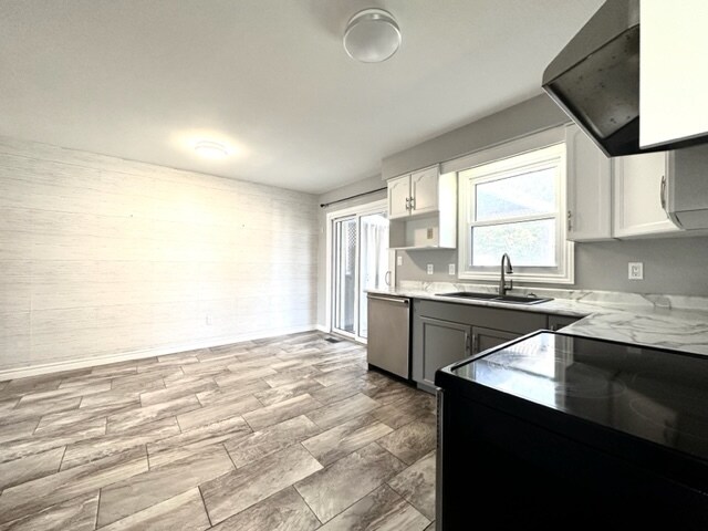 Photo - 3 Bedroom Semi-Detached Home for Rent in St. Thomas, Ontario | Finished Basement | Fenced Yard