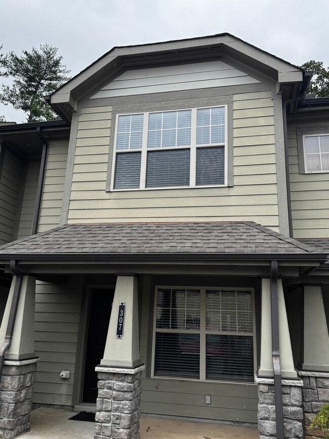 Photo - Close to MTSU!