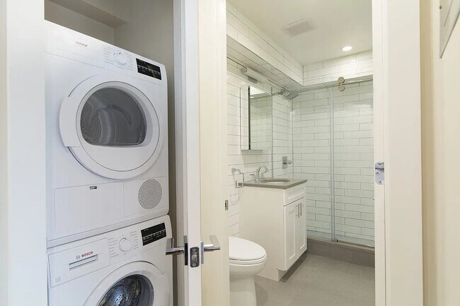 99 Suffolk St Unit 8B