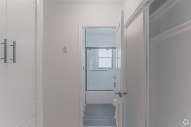 1HAB, 1BA - 740 ft² - Regina Marie Apartments