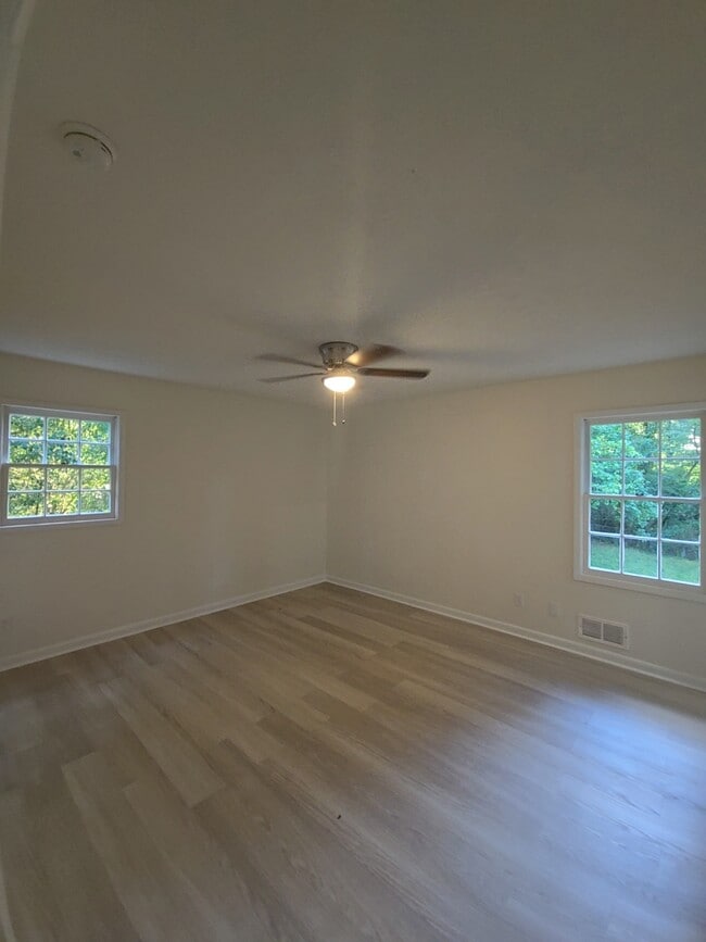 Photo - 2347 Greenway Dr