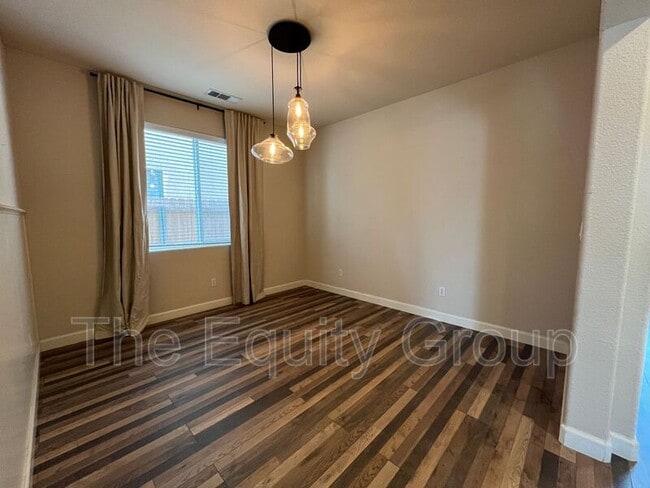 2287 W Wall Ct