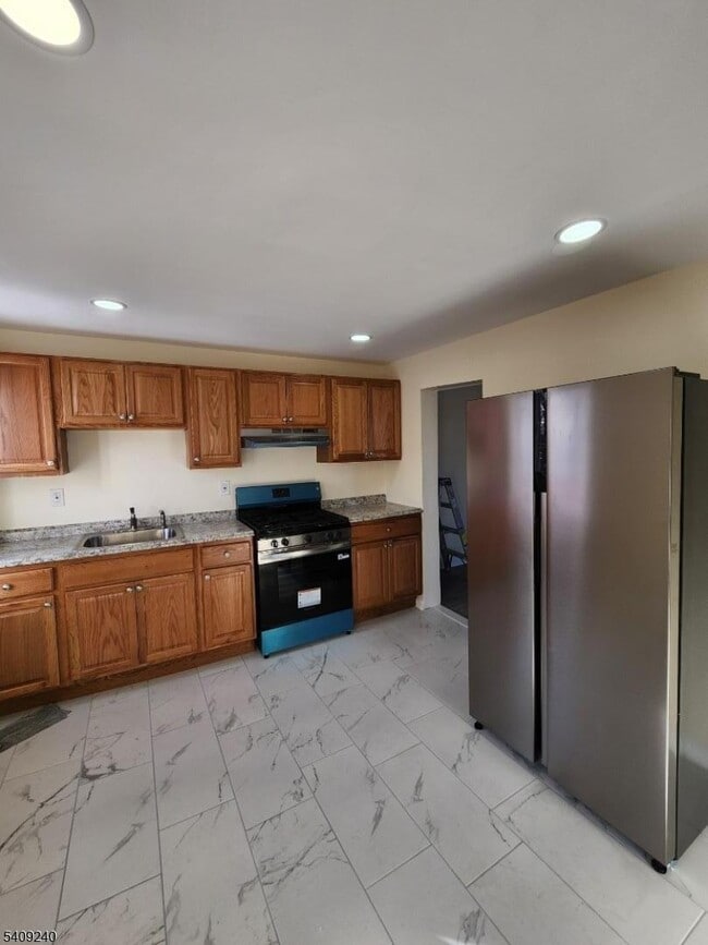 Photo - 252 Montgomery St