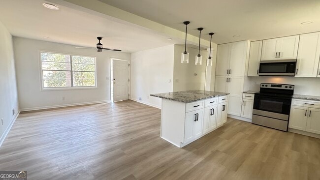 Photo - 723 Sheffield Rd