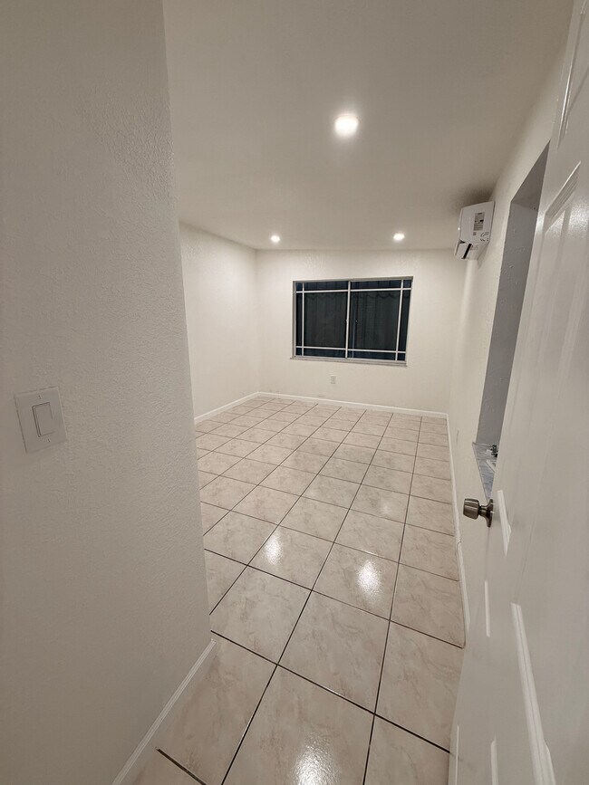 Photo - 10424 SW 7th St