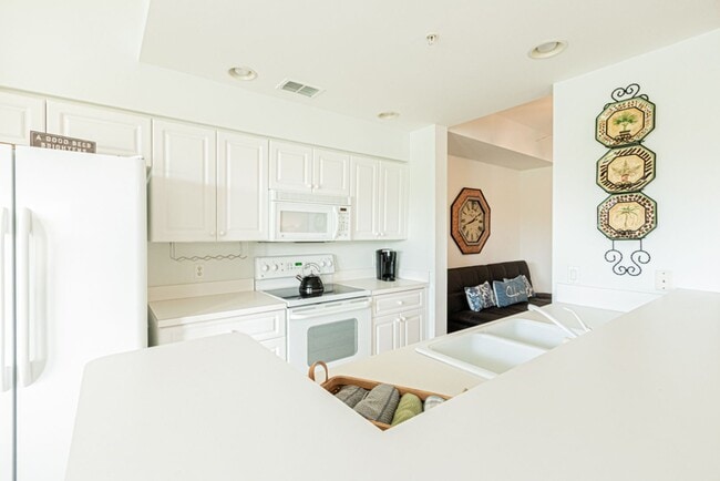 Photo - Seasonal Condo Rental At Golf & Country Club