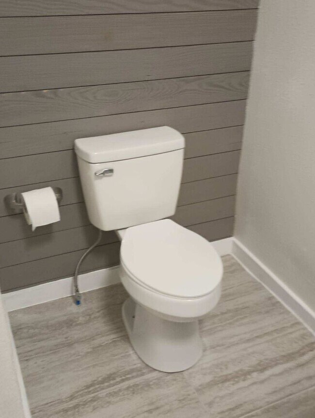 Photo - 502 Williams St