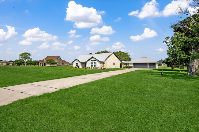 Photo - 9035 Point Dr