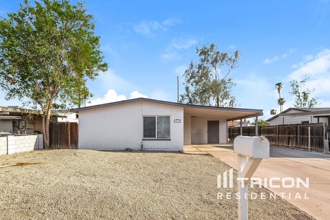 Building Photo - 1219 E Pecan Rd Rental