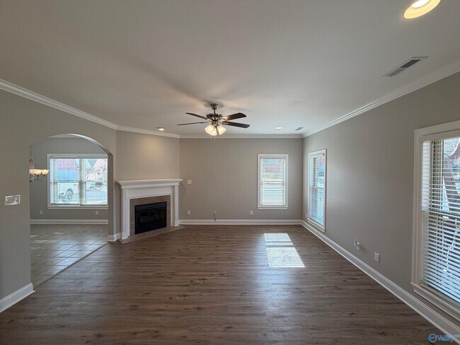 Photo - 945 Tracey Ln