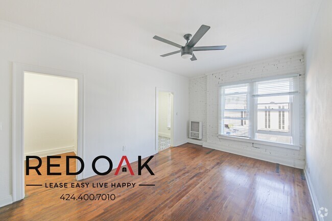 Building Photo - Sun-Drenched One Bedroom with Hardwood Flo... Unit 401 Rental