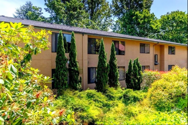 Building Photo - 2251 NE Blakeley St Unit 204 Rental