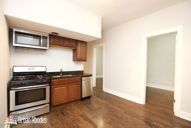 Photo - 3649 W Montrose Ave Unit 2F