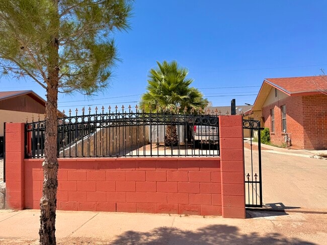 13373 Greendale Unit B