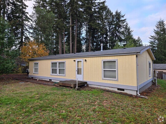 Building Photo - 3 Bedroom 2 Bath in Rainier! Rental