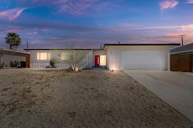 Building Photo - Beautifully Renovated 3-Bedroom Home in Ba...