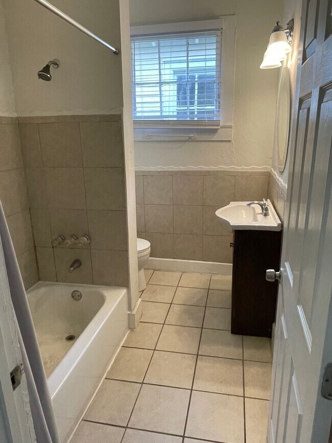 Photo - 2BD/1BA Uptown with Washer and Dryer in Unit and Backyard Unit 3434 Danneel Street