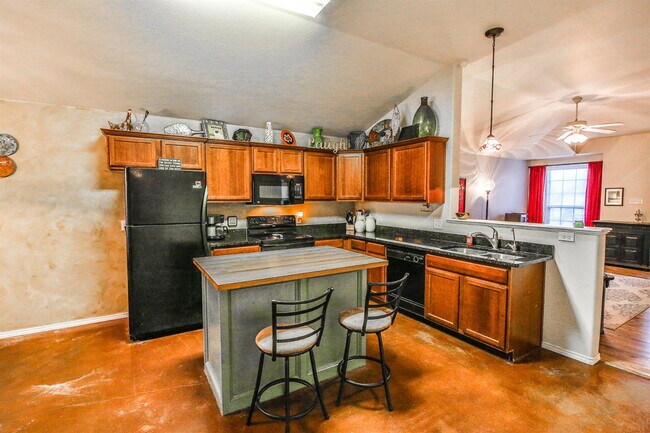 Photo - House Located On A Cul-De-Sac In Quincy Park!