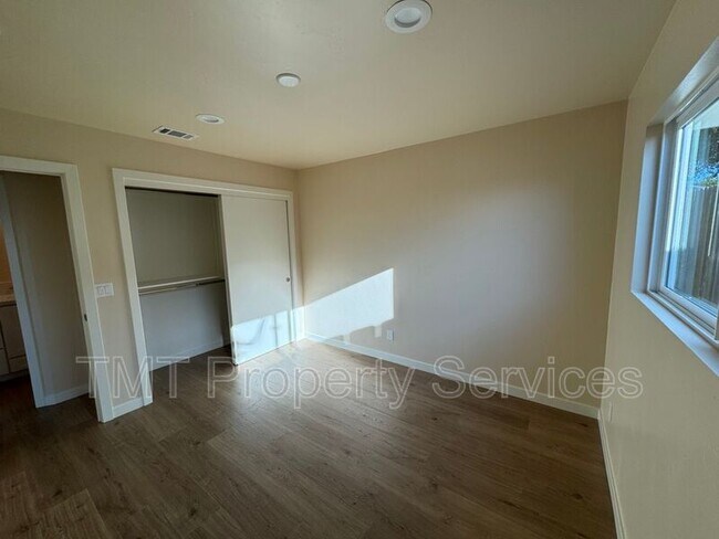 Photo - 1339 Newport Ave