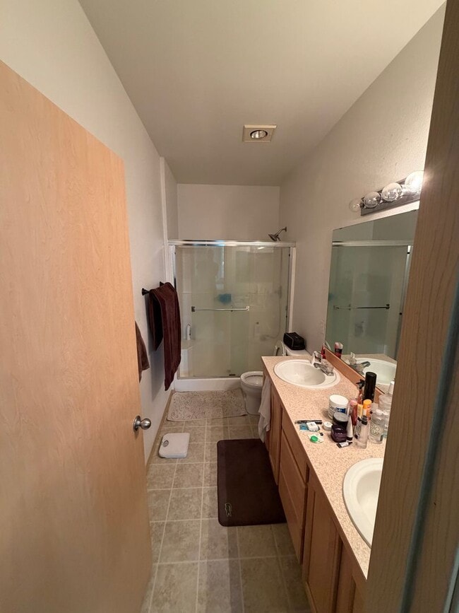 Photo - Private updated Large 2bed 2bath condo for rent! Unit 2128
