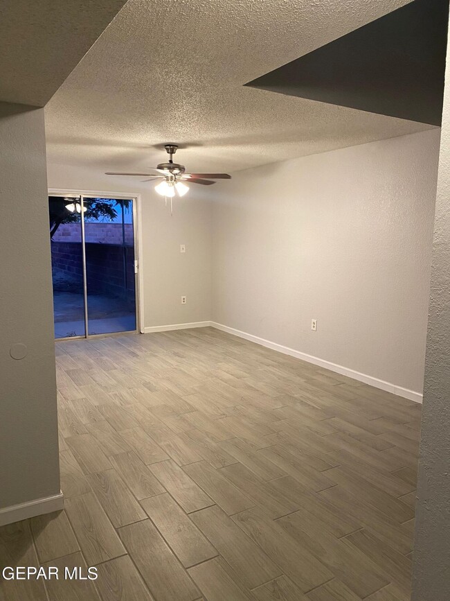 Photo - 3570 Oasis Dr