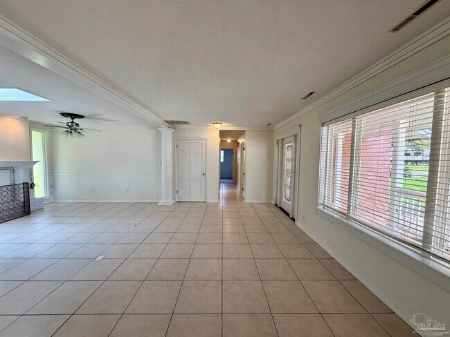 204 Nandina Rd