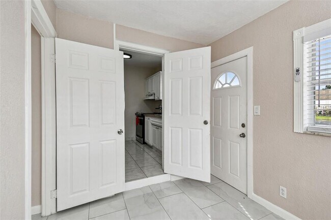 Photo - 3540 56th Ave N