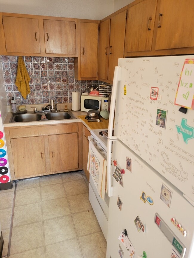 Photo - 925 James Ct Unit 1