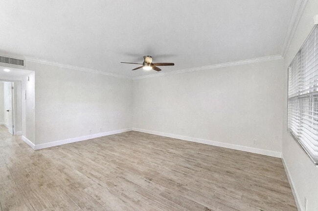 Photo - 347 Capri H Unidad 347