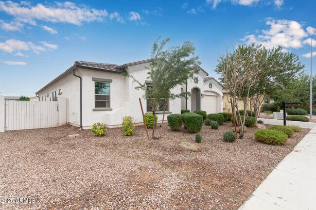 Photo - 11807 W Pkwy Ln