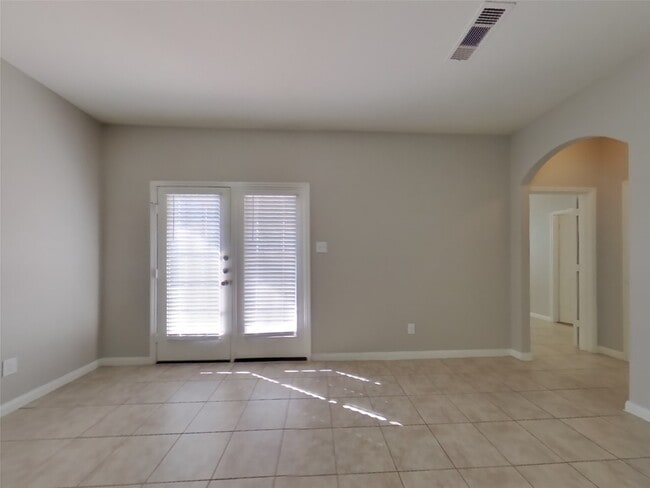 Photo - 1020 Heritage Timbers Dr