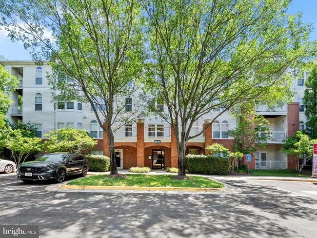 Building Photo - 2911 Deer Hollow Way Unit 118