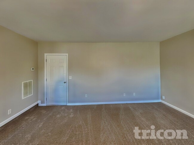 Photo - 684 Emporia Loop