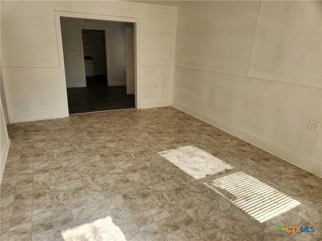 Photo - 1102 W Central Ave