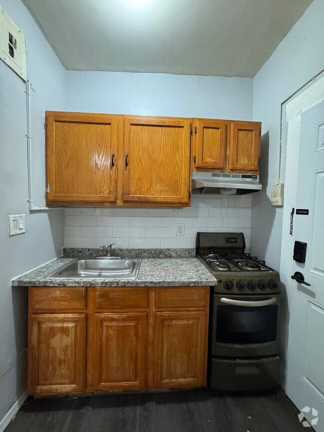 Building Photo - 112 Corbin Ave Unit 101 Rental